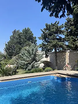 Satılır 7 otaqlı həyət evi 250 m²