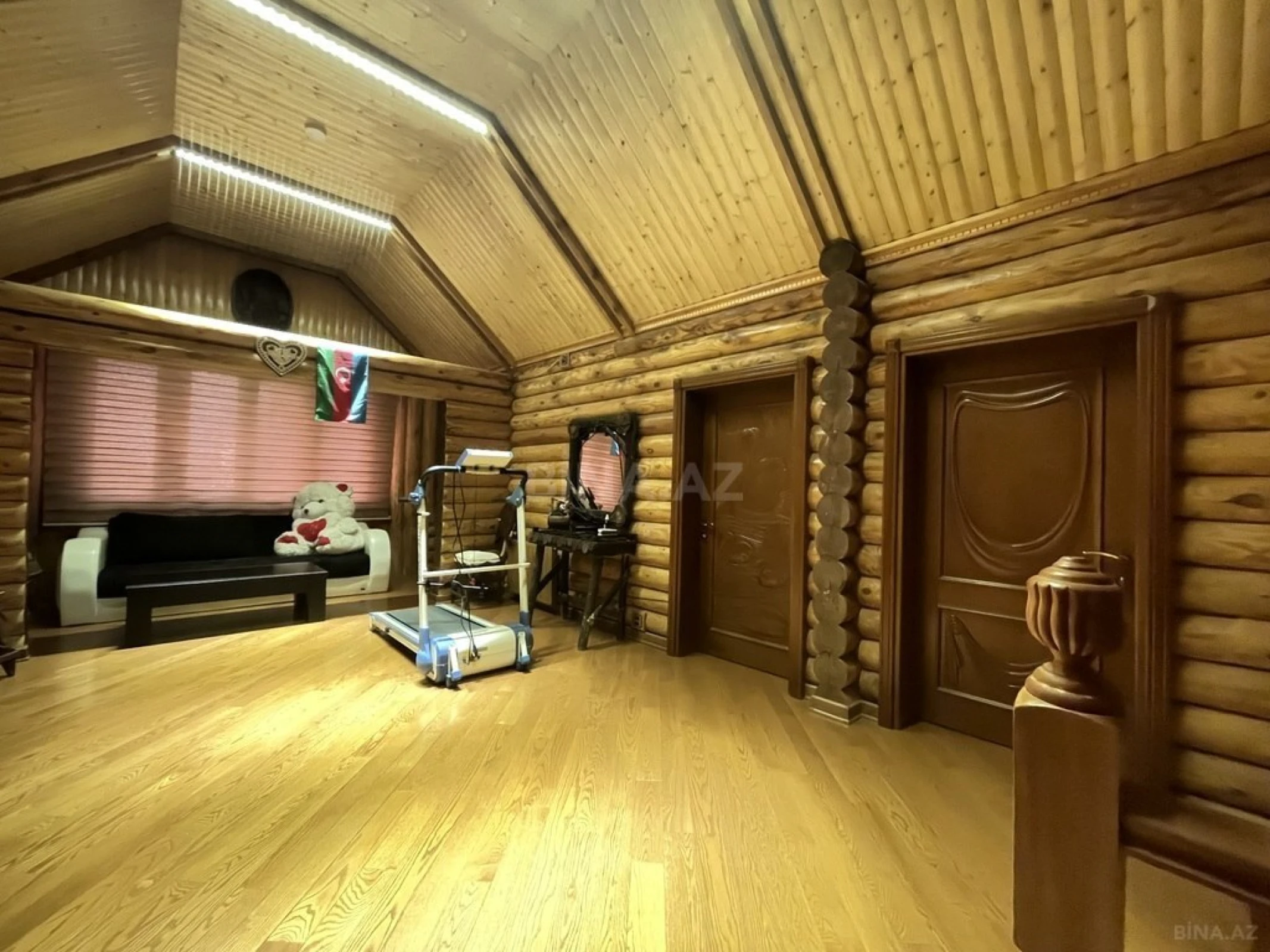 Satılır 7 otaqlı həyət evi 250 m²