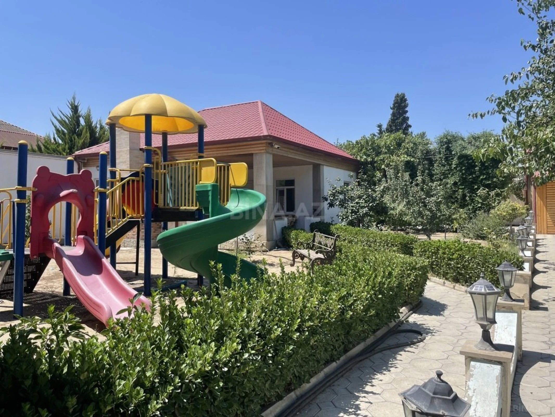 Satılır 7 otaqlı həyət evi 250 m²