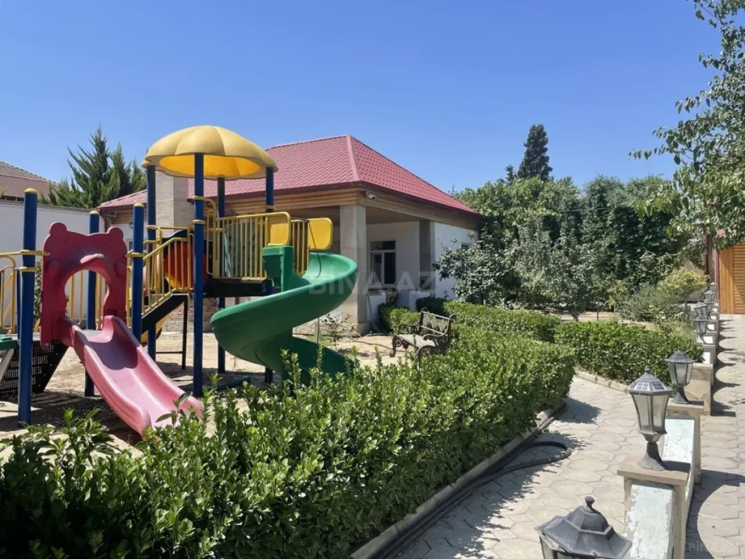 Satılır 7 otaqlı həyət evi 250 m²