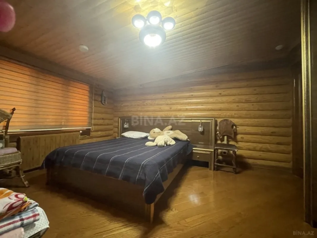 Satılır 7 otaqlı həyət evi 250 m²