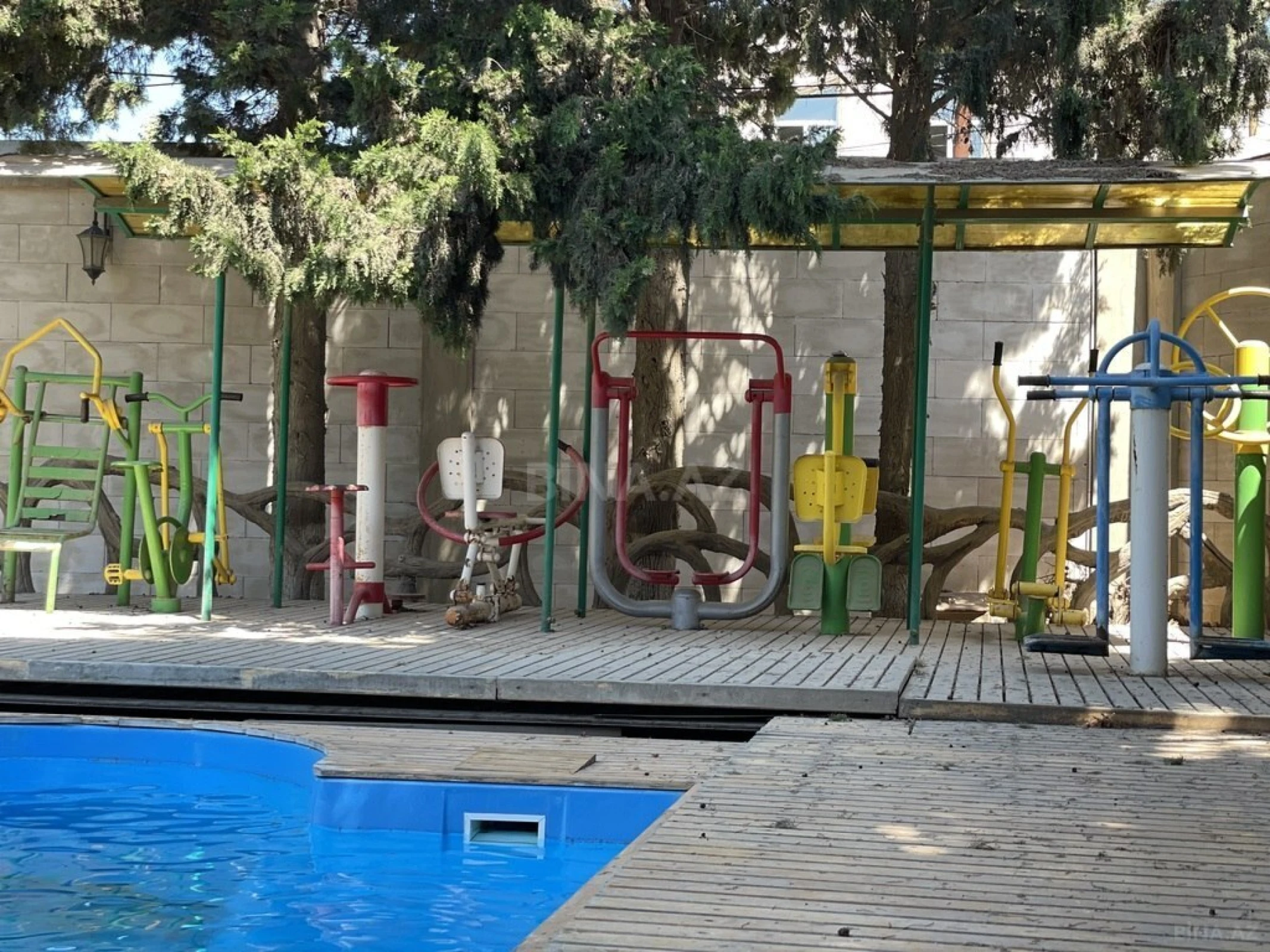 Satılır 7 otaqlı həyət evi 250 m²