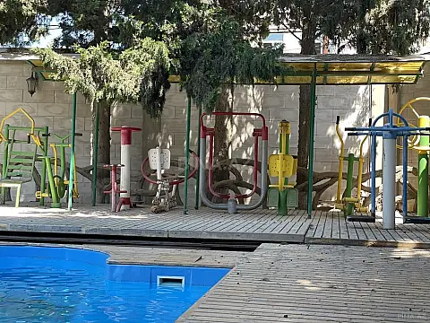 Satılır 7 otaqlı həyət evi 250 m²