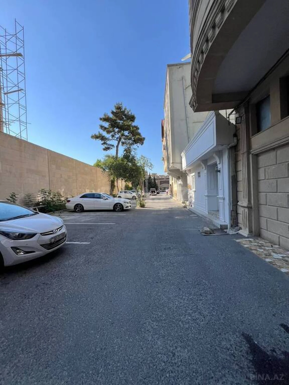 Satılır 3 otaqlı mənzil 160 m²