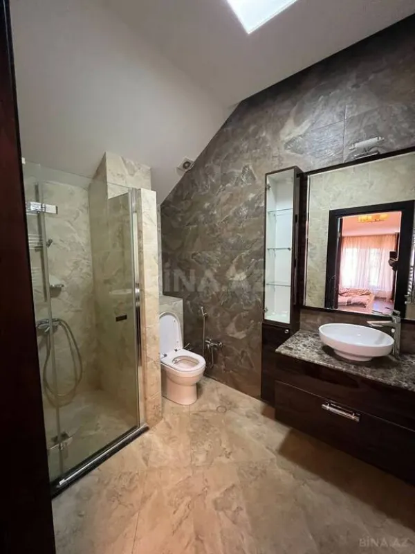 Satılır 3 otaqlı mənzil 160 m²