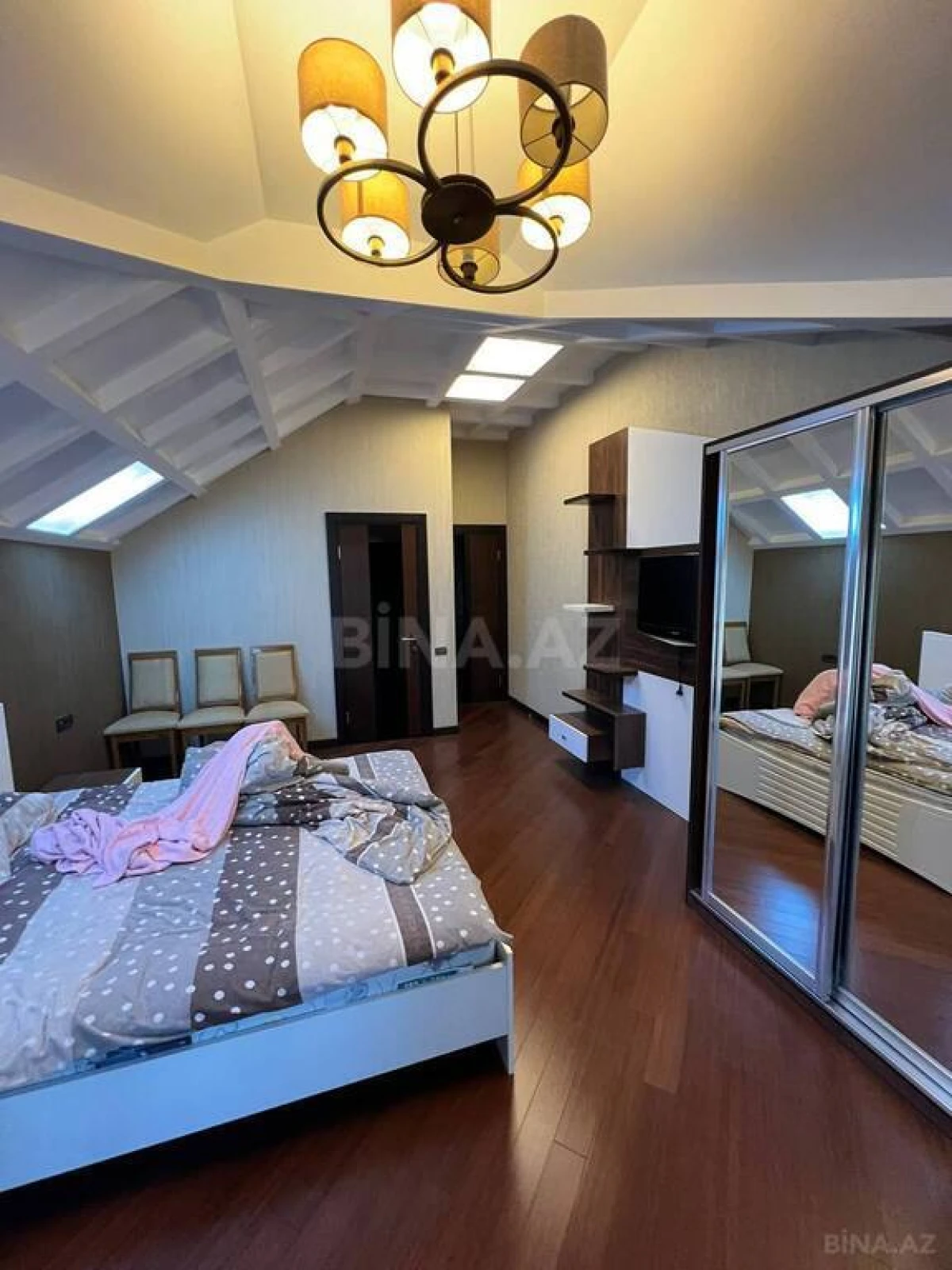 Satılır 3 otaqlı mənzil 160 m²