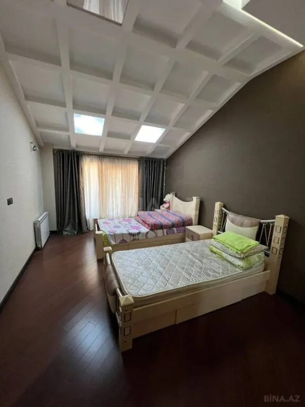 Satılır 3 otaqlı mənzil 160 m²