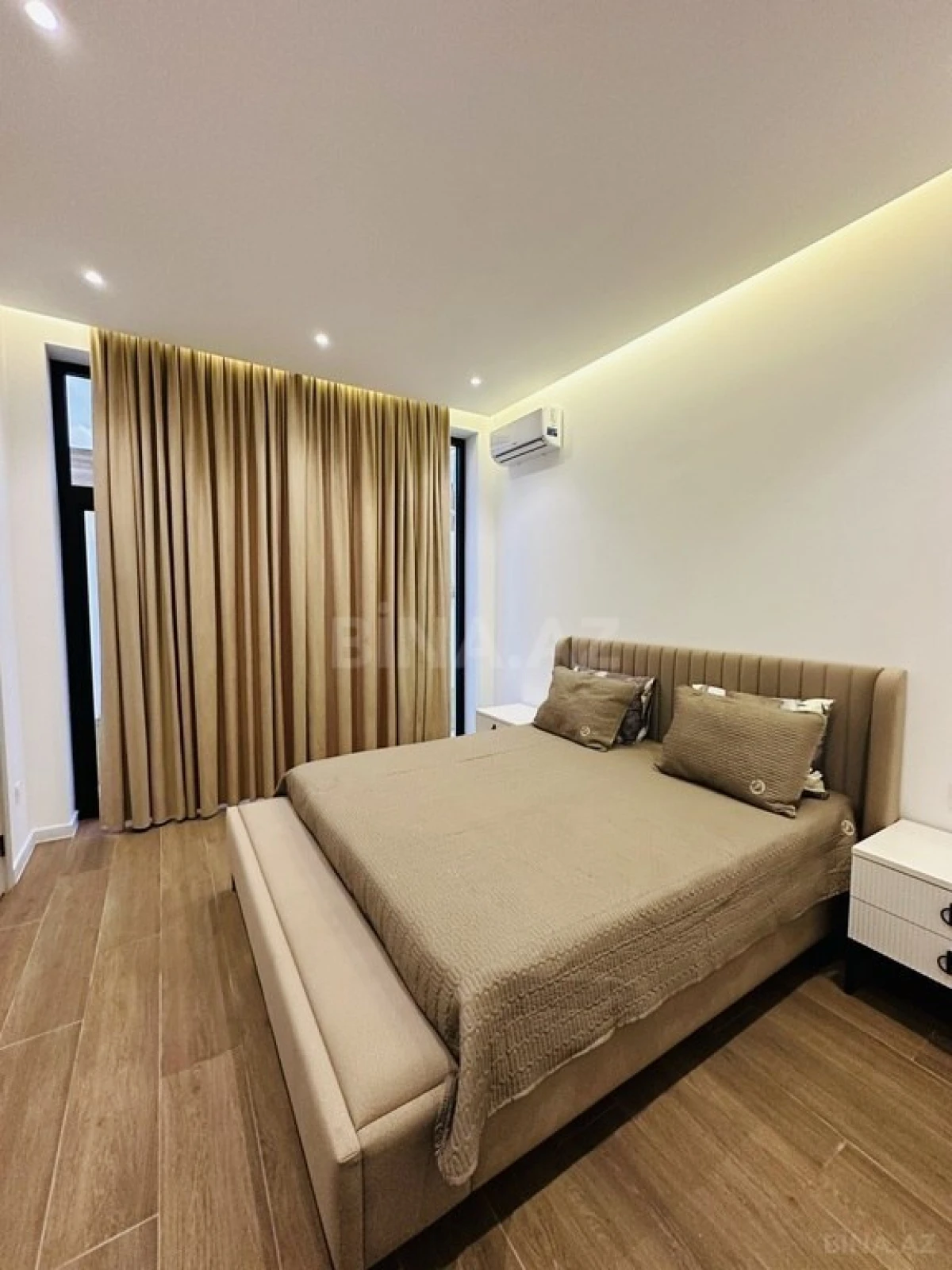 Kirayə verilir 4 otaqlı həyət evi 240 m²