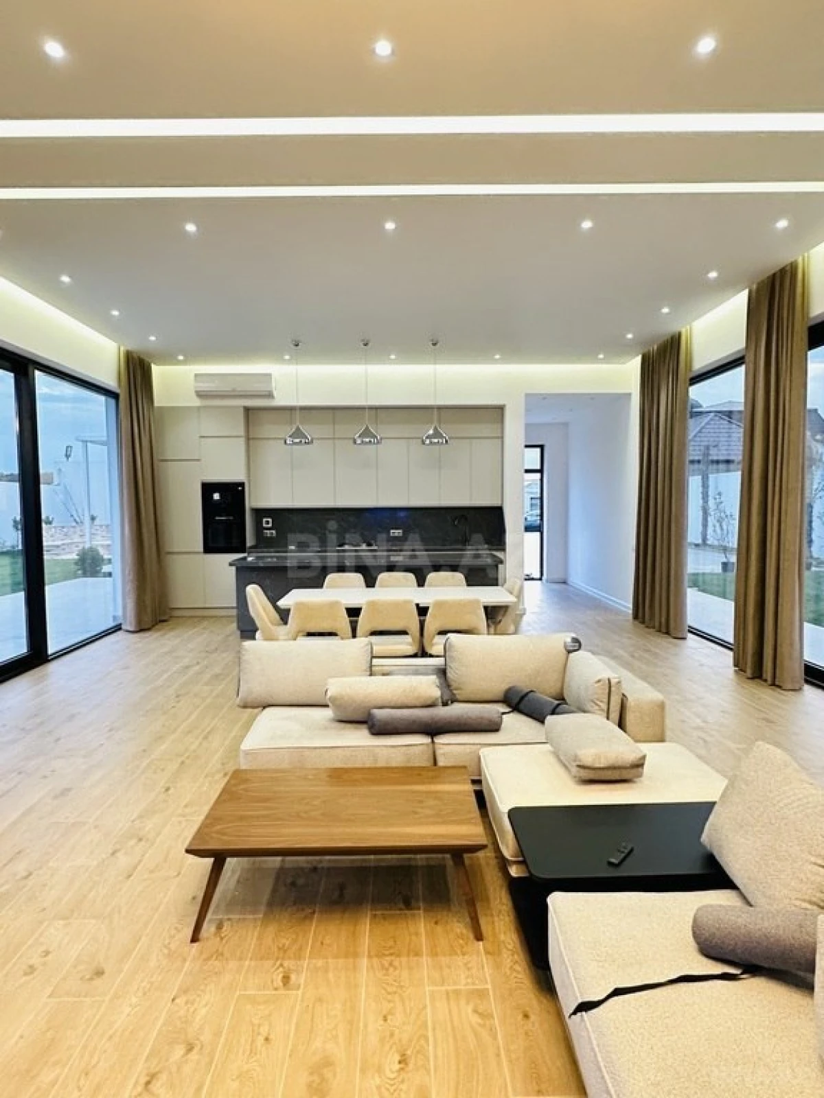 Kirayə verilir 4 otaqlı həyət evi 240 m²