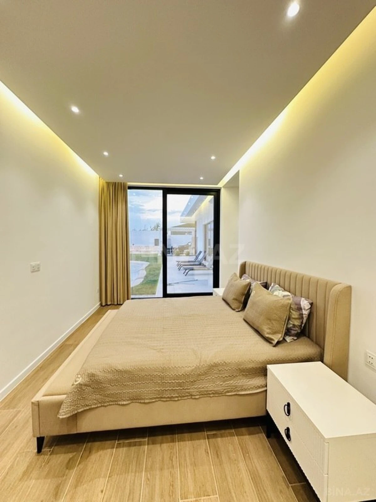 Kirayə verilir 4 otaqlı həyət evi 240 m²