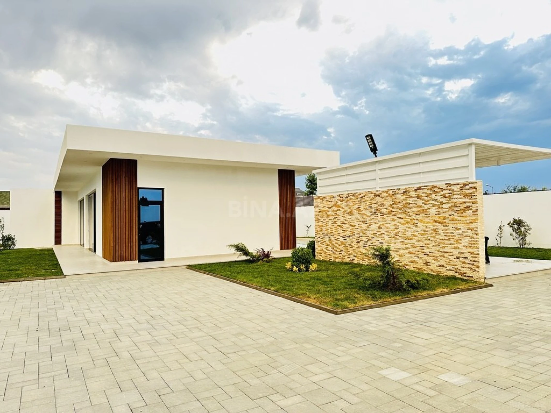 Kirayə verilir 4 otaqlı həyət evi 240 m²