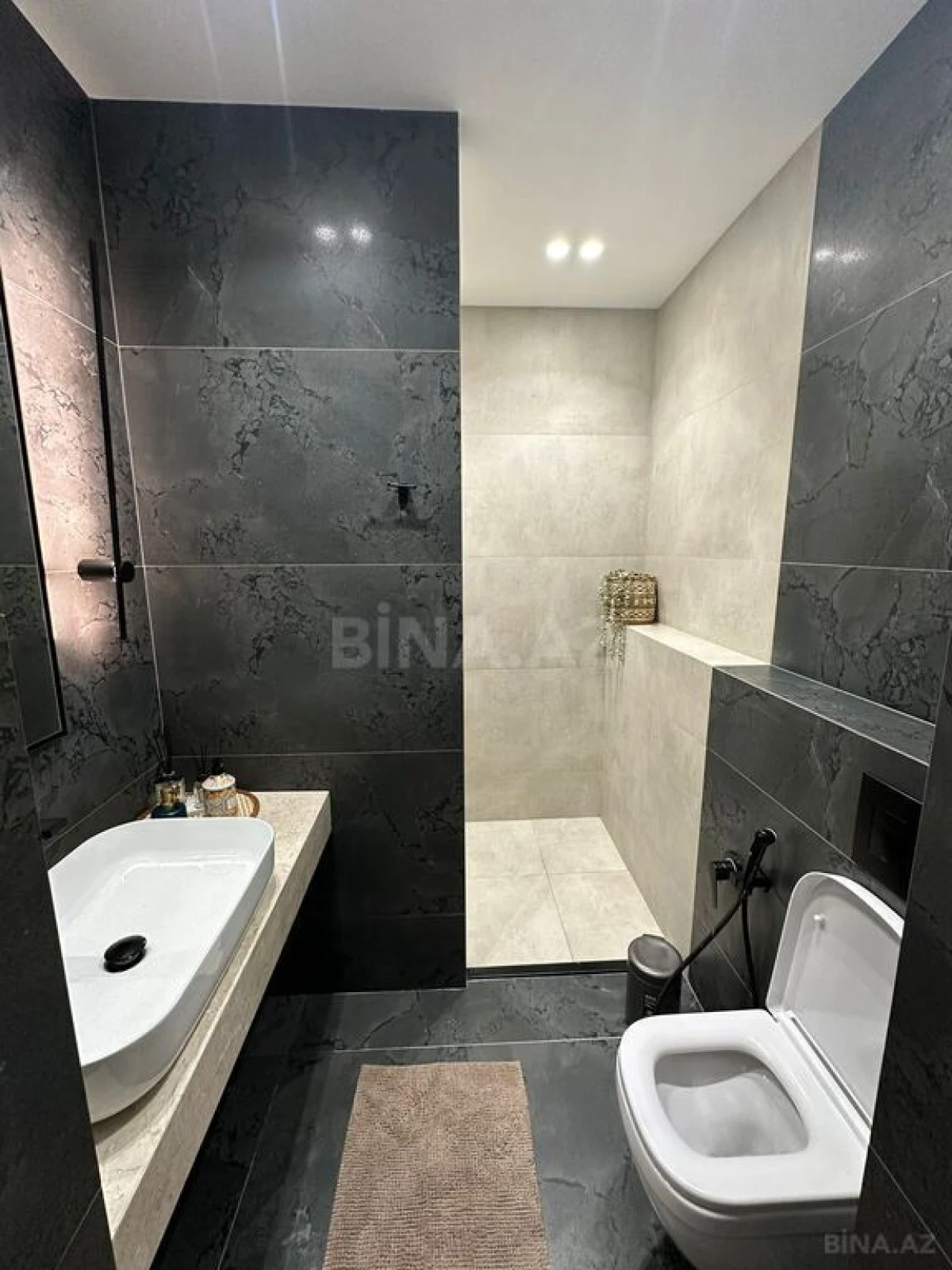 Satılır 3 otaqlı mənzil 200 m²