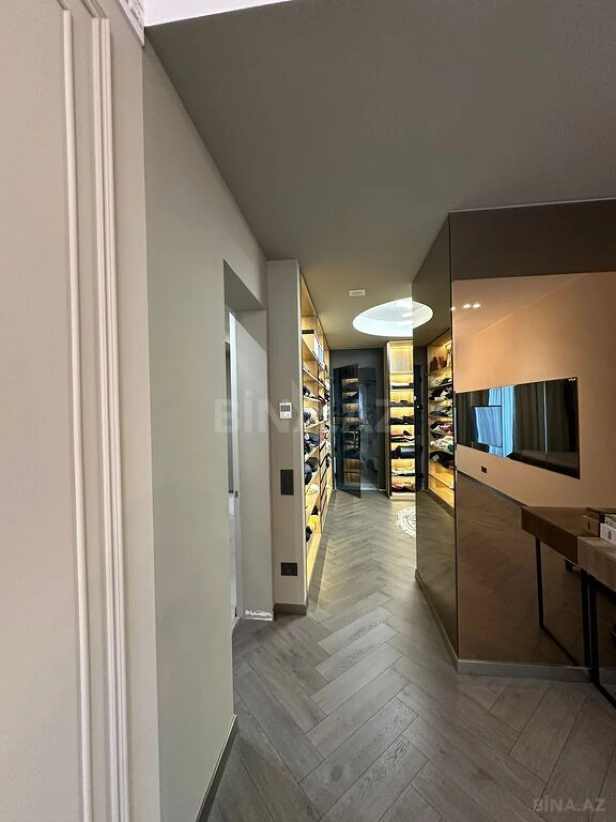 Satılır 3 otaqlı mənzil 200 m²