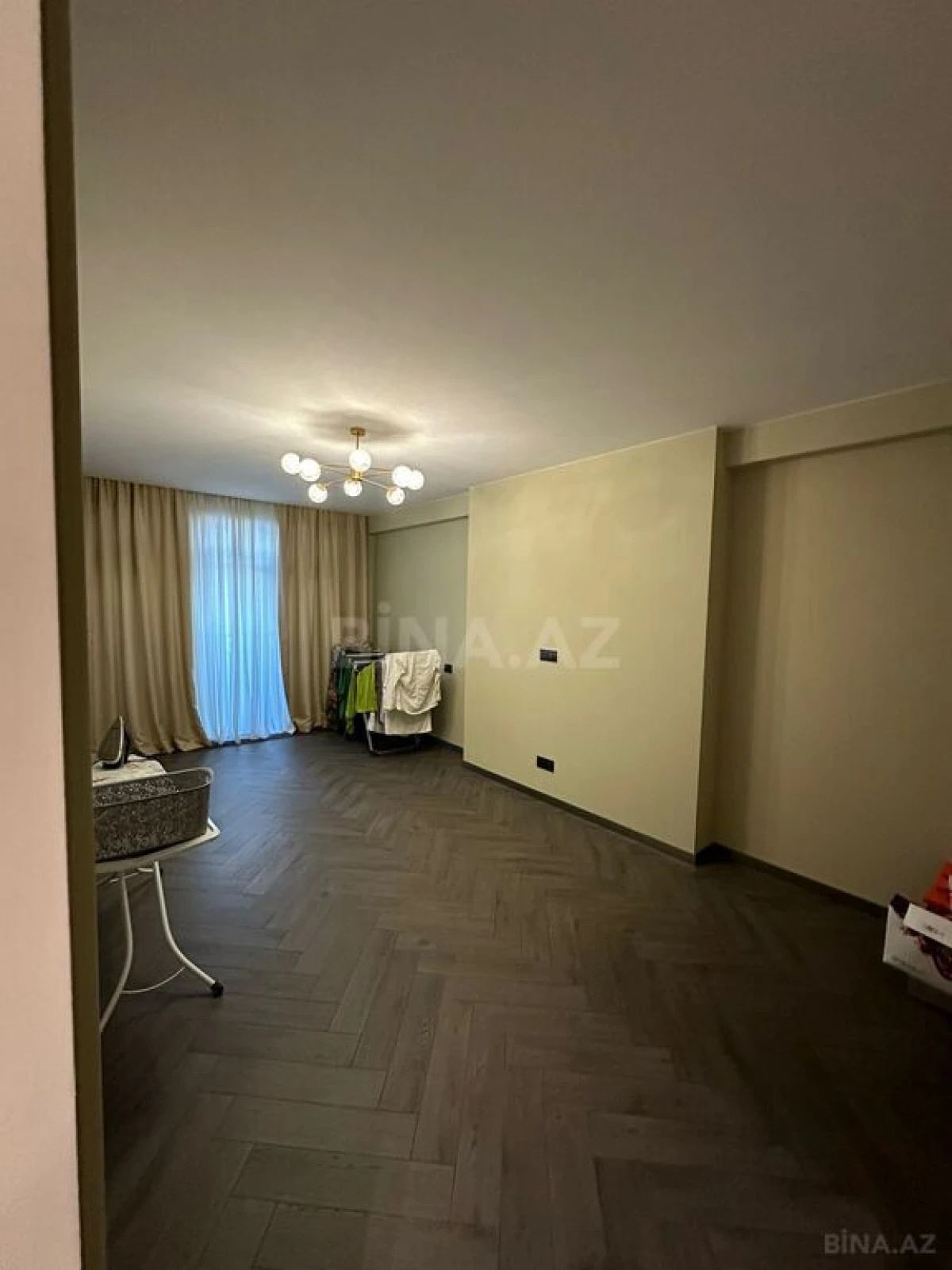 Satılır 3 otaqlı mənzil 200 m²