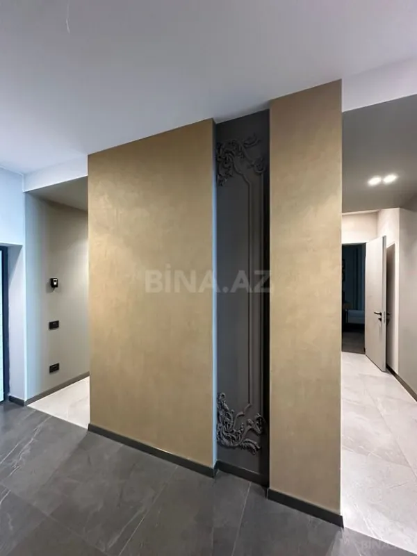 Satılır 3 otaqlı mənzil 200 m²