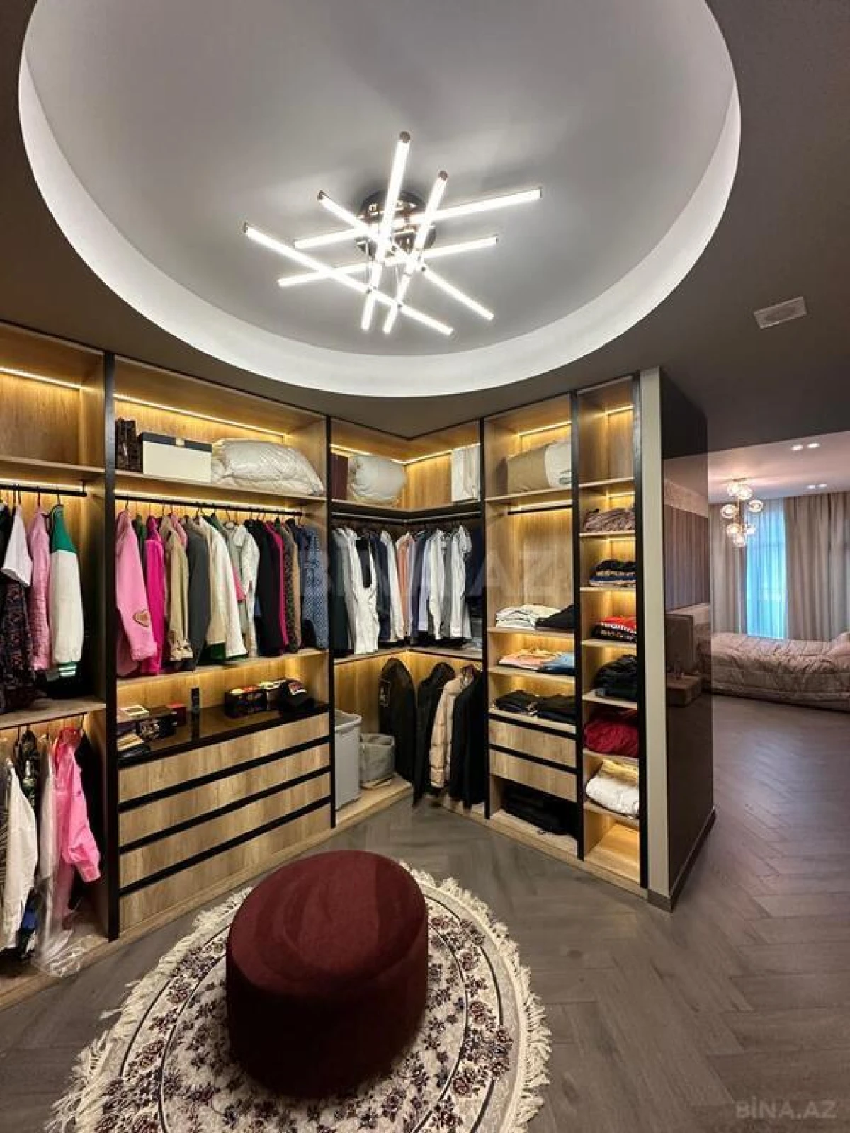 Satılır 3 otaqlı mənzil 200 m²