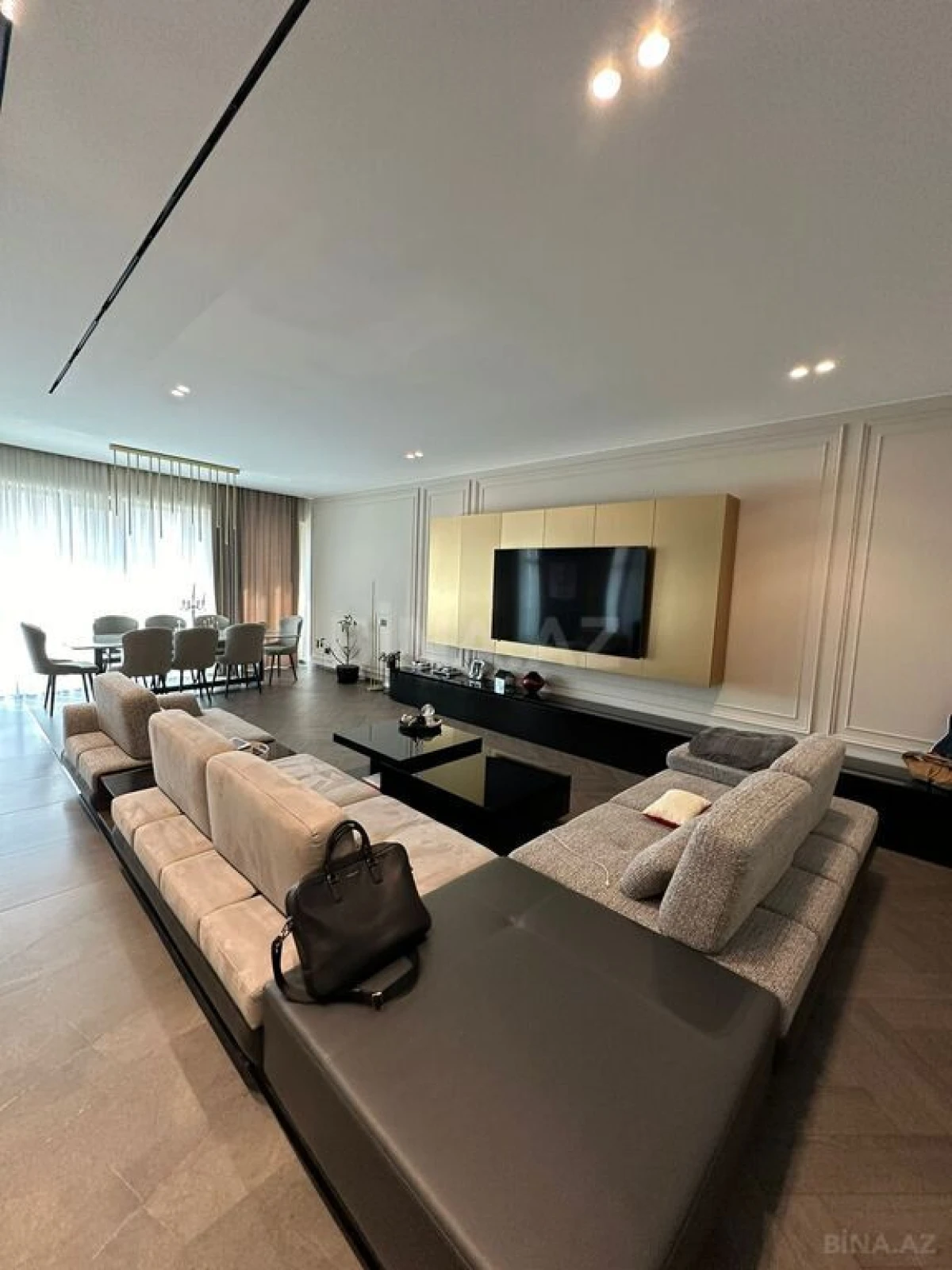 Satılır 3 otaqlı mənzil 200 m²