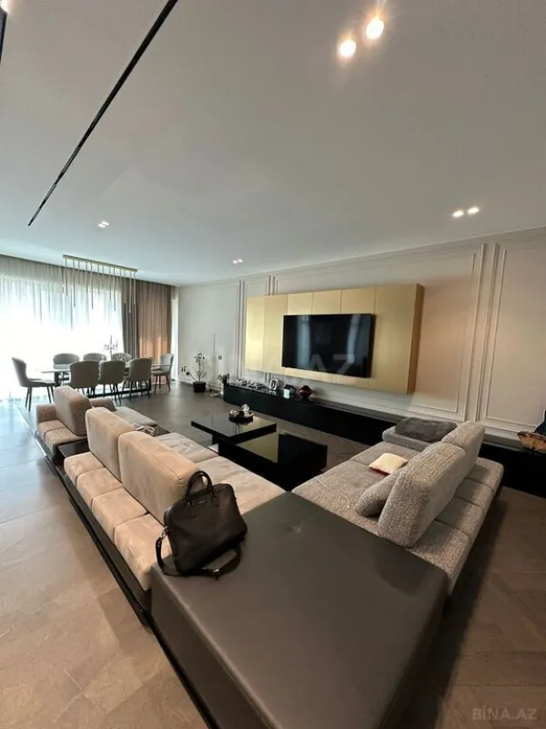 Satılır 3 otaqlı mənzil 200 m²