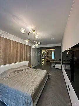 Satılır 3 otaqlı mənzil 200 m²