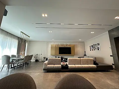 Satılır 3 otaqlı mənzil 200 m²