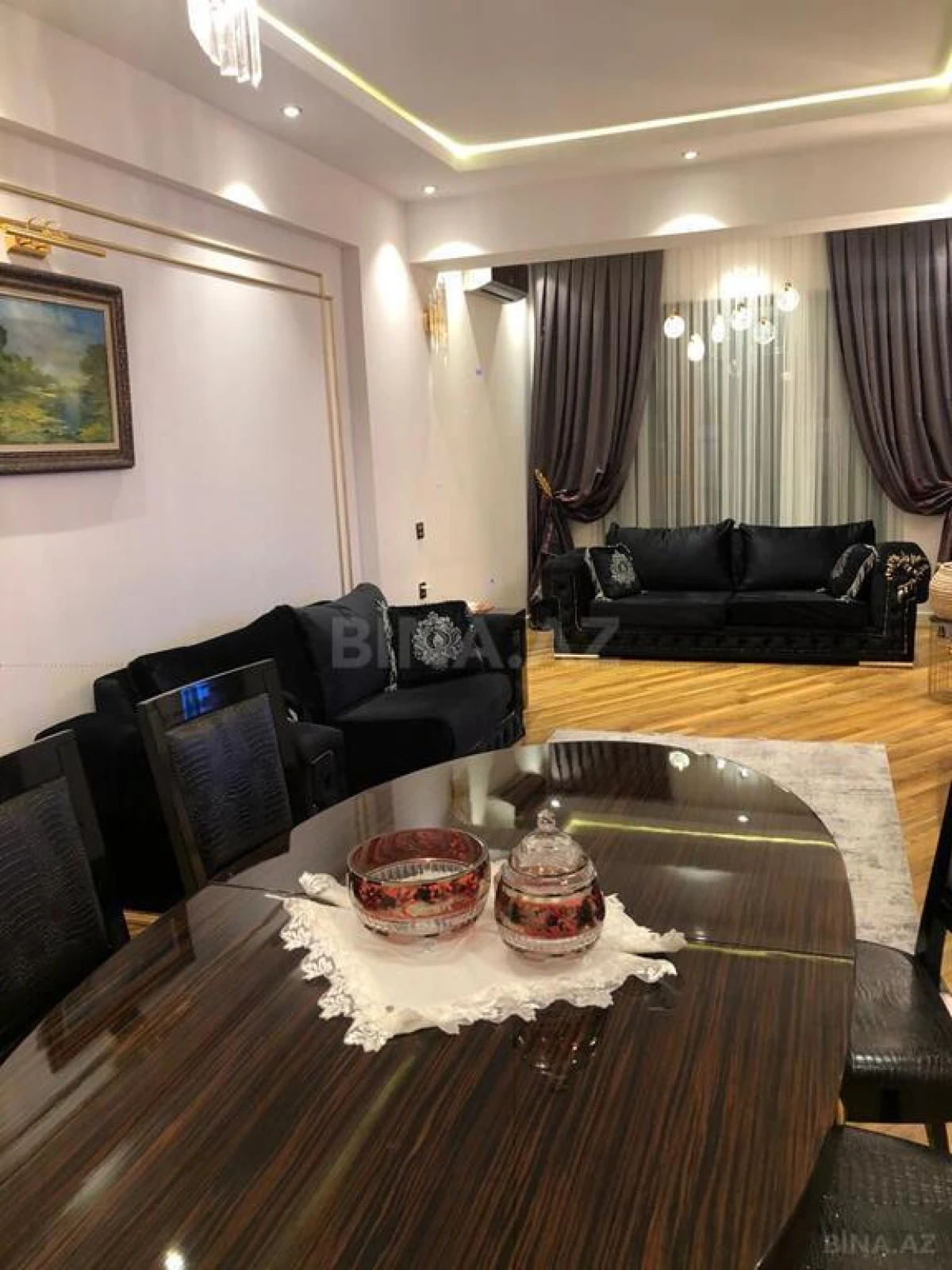 Kirayə verilir 2 otaqlı mənzil 101 m²