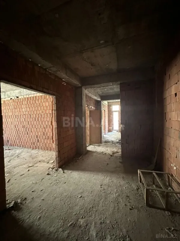 Satılır 3 otaqlı mənzil 152 m²