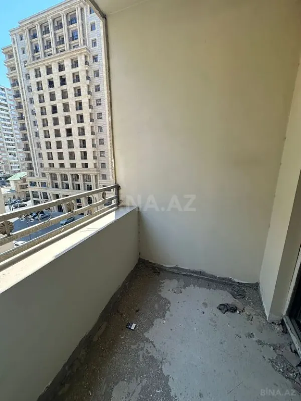 Satılır 3 otaqlı mənzil 152 m²