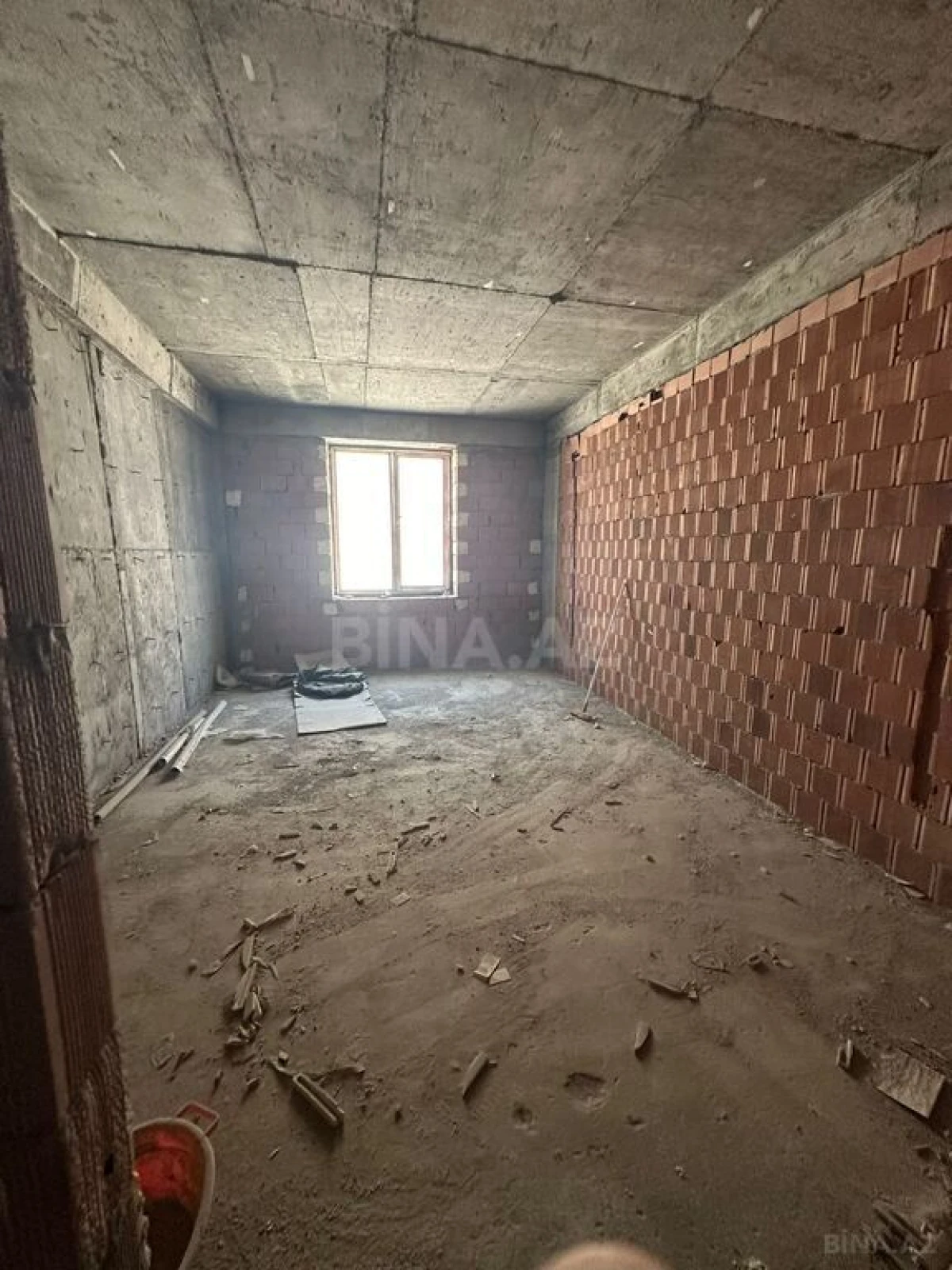Satılır 3 otaqlı mənzil 152 m²