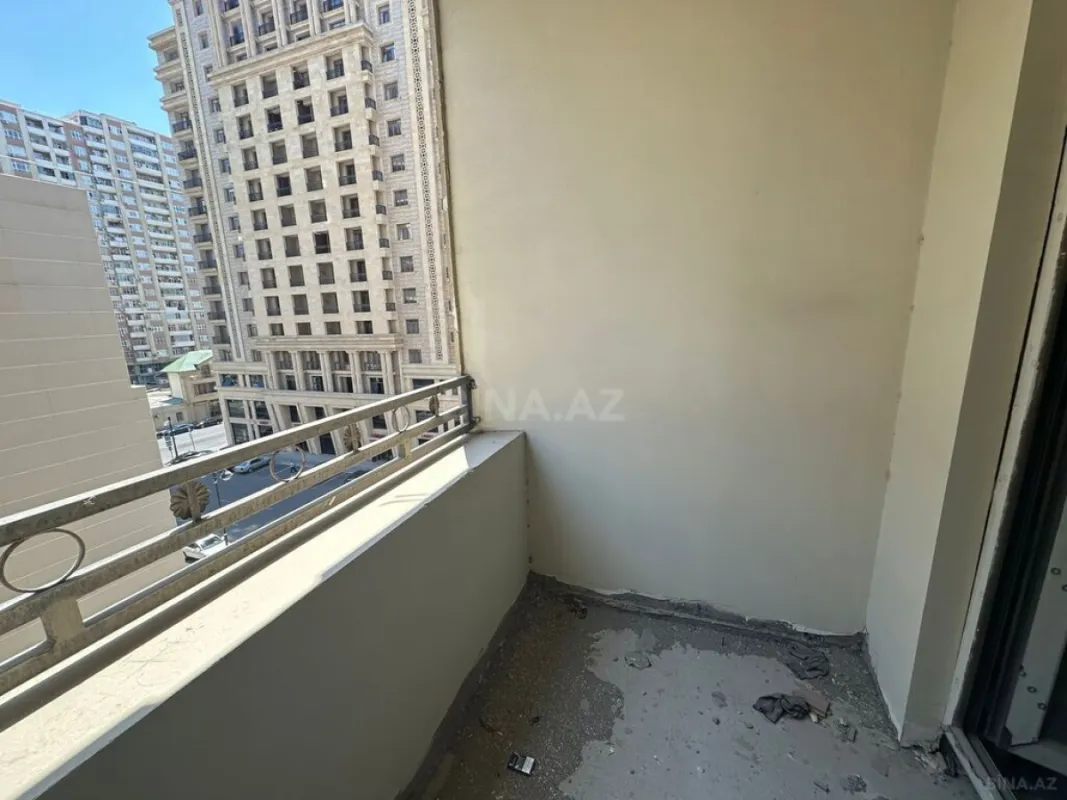 Satılır 3 otaqlı mənzil 152 m²