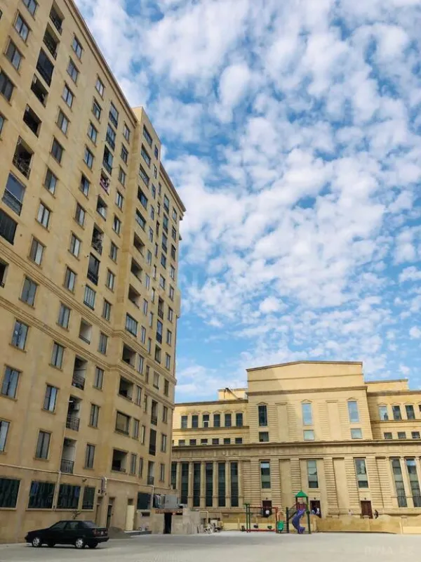 Satılır 3 otaqlı mənzil 152 m²
