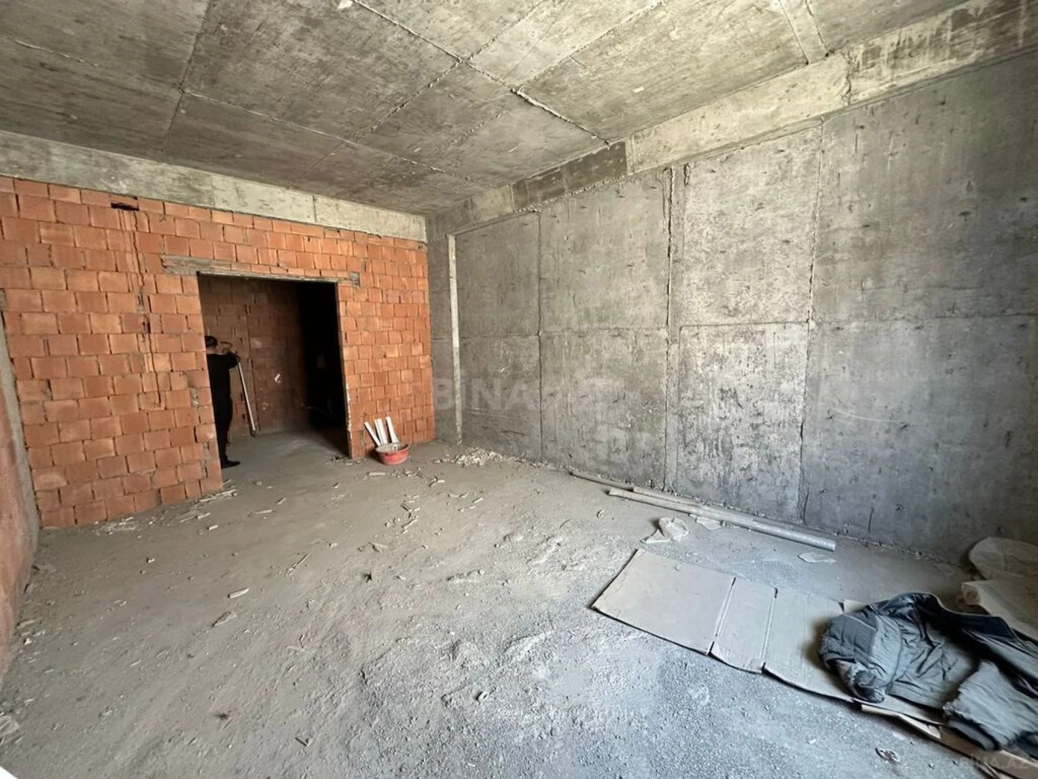 Satılır 3 otaqlı mənzil 152 m²