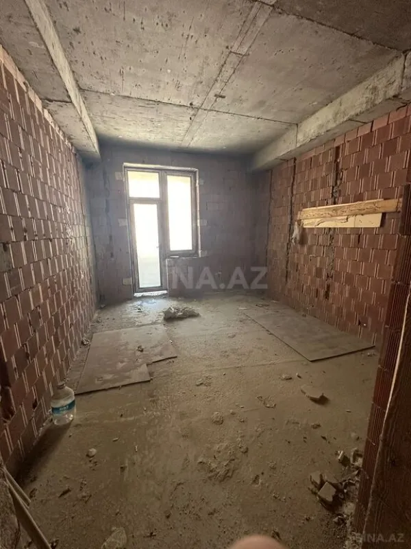 Satılır 3 otaqlı mənzil 152 m²