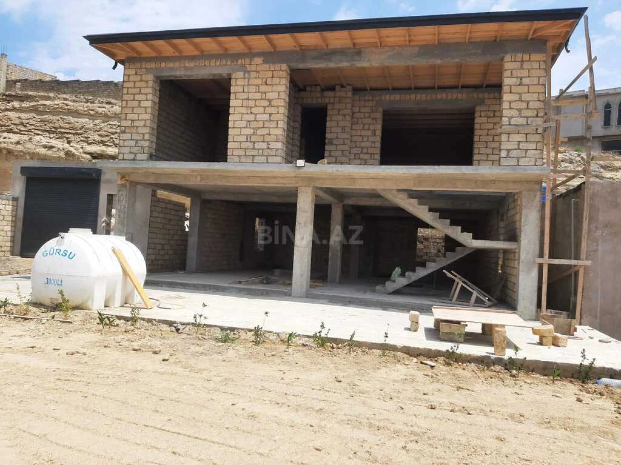 Satılır 7 otaqlı həyət evi 380 m²