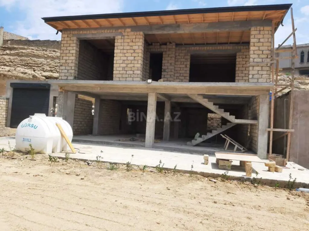 Satılır 7 otaqlı həyət evi 380 m²