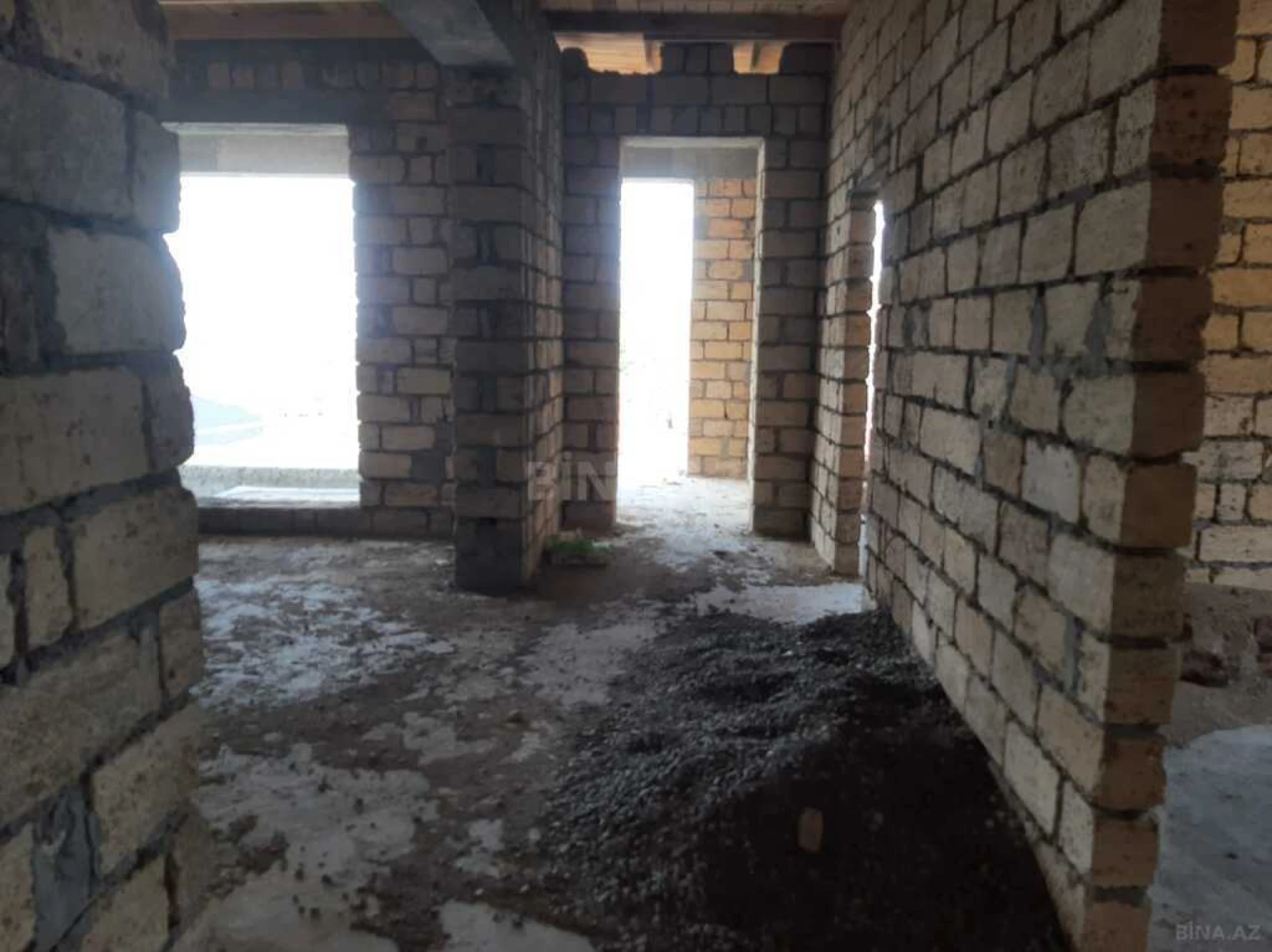 Satılır 7 otaqlı həyət evi 380 m²