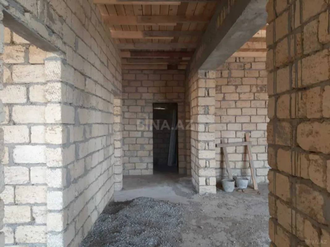 Satılır 7 otaqlı həyət evi 380 m²