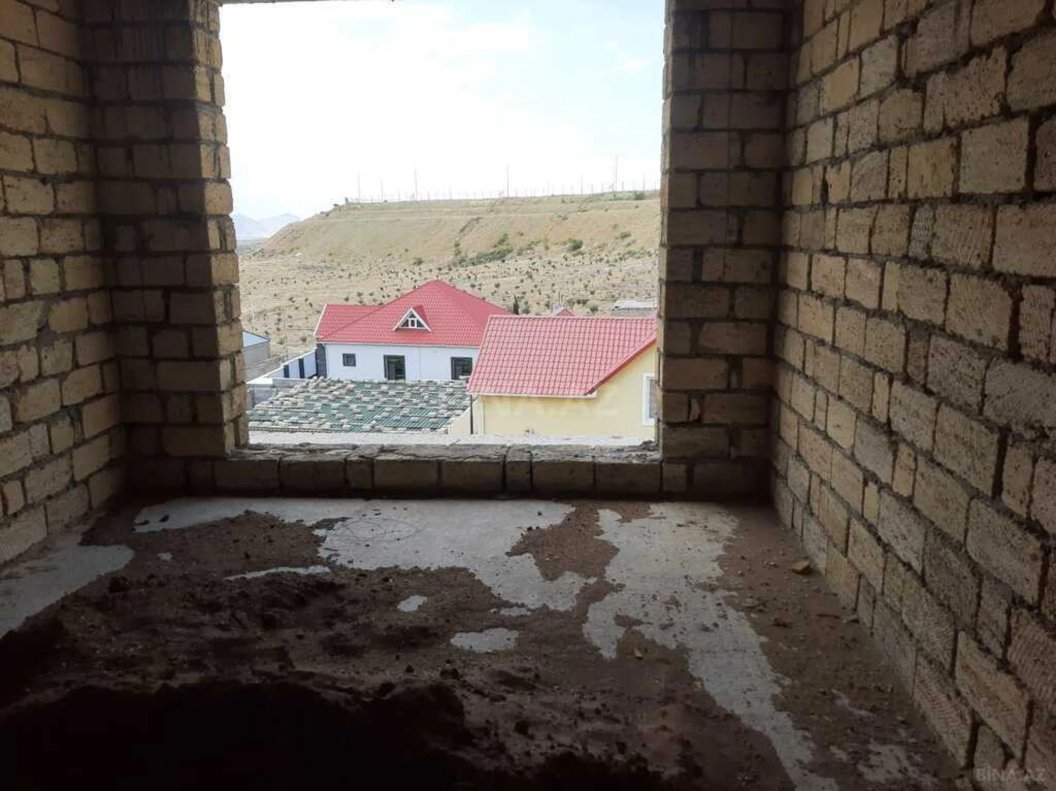 Satılır 7 otaqlı həyət evi 380 m²