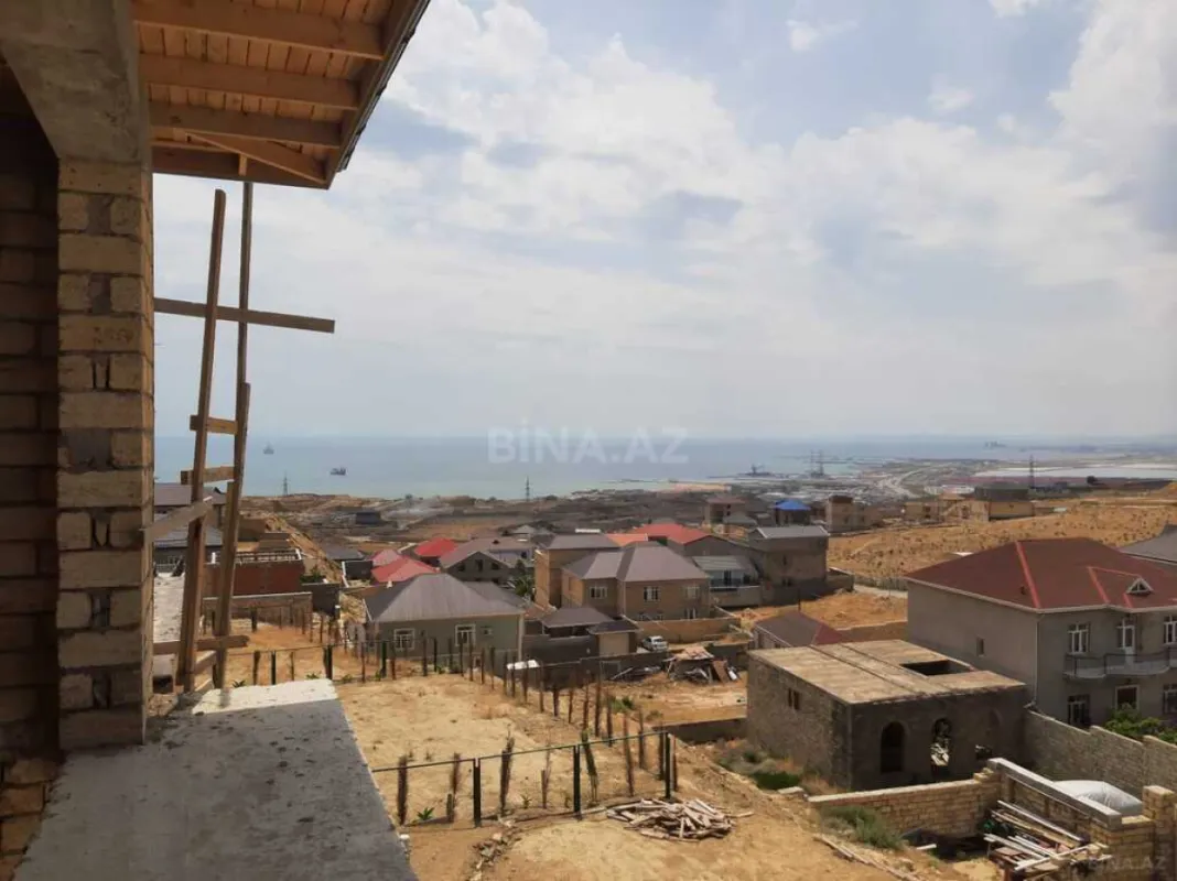 Satılır 7 otaqlı həyət evi 380 m²