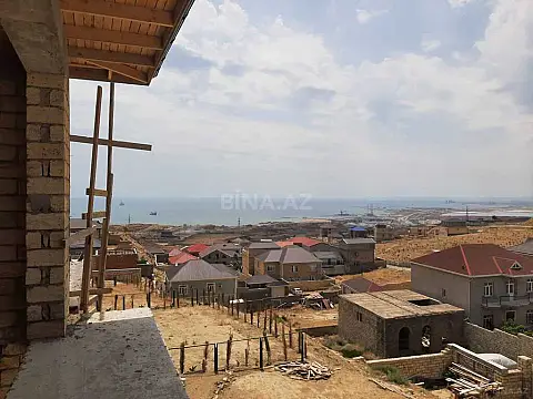 Satılır 7 otaqlı həyət evi 380 m²