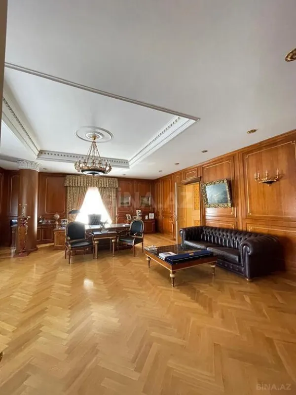 Satılır 9 otaqlı həyət evi 1000 m²