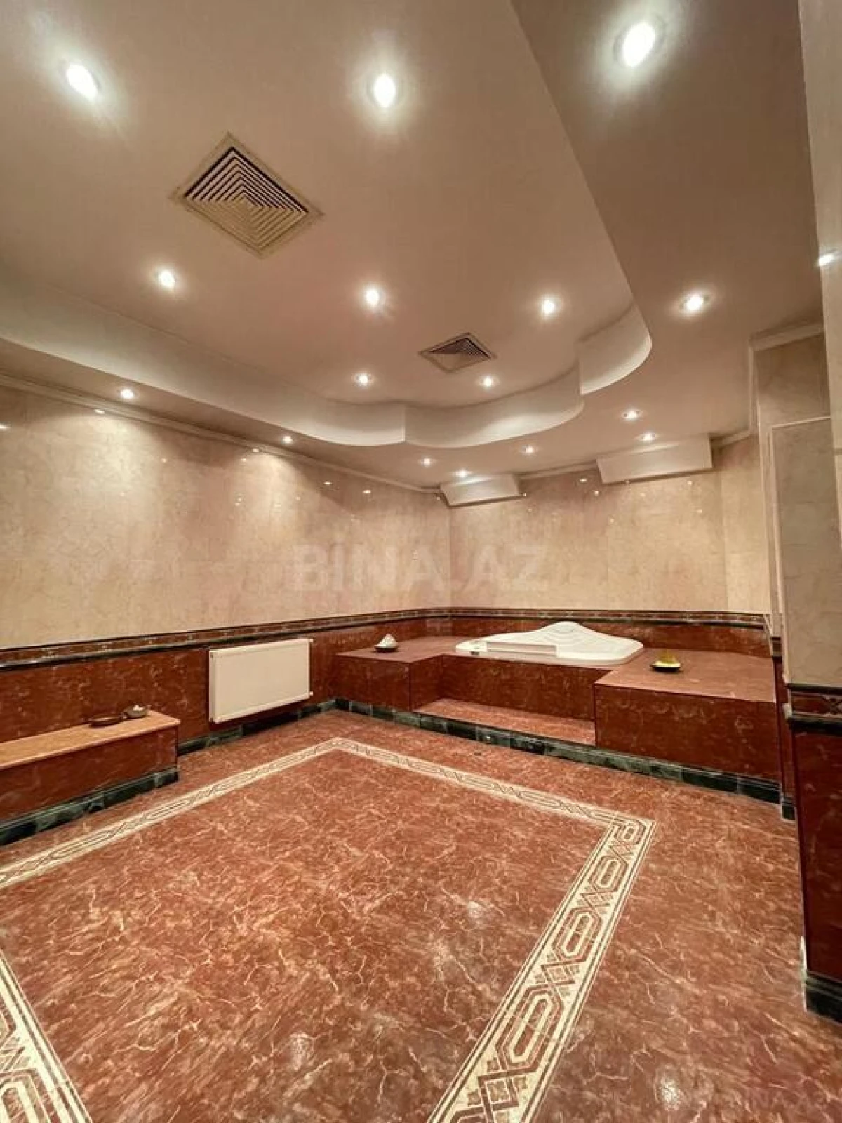 Satılır 9 otaqlı həyət evi 1000 m²
