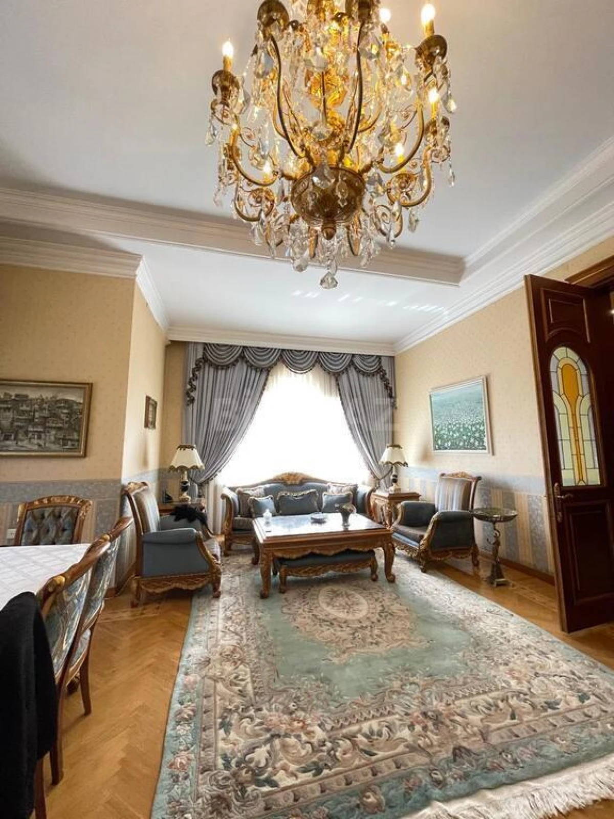 Satılır 9 otaqlı həyət evi 1000 m²