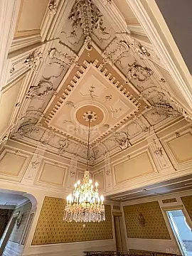 Satılır 9 otaqlı həyət evi 1000 m²