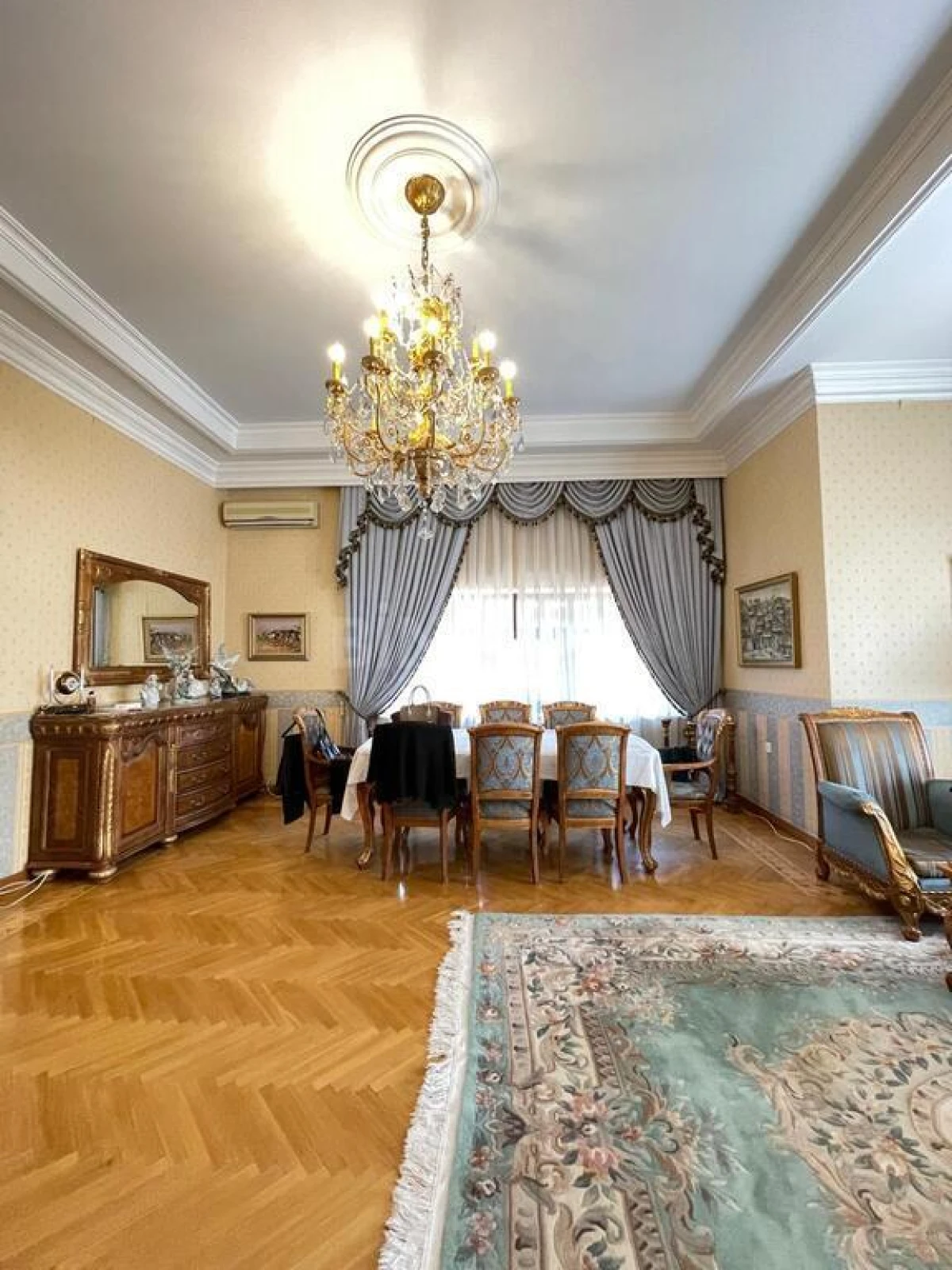 Satılır 9 otaqlı həyət evi 1000 m²