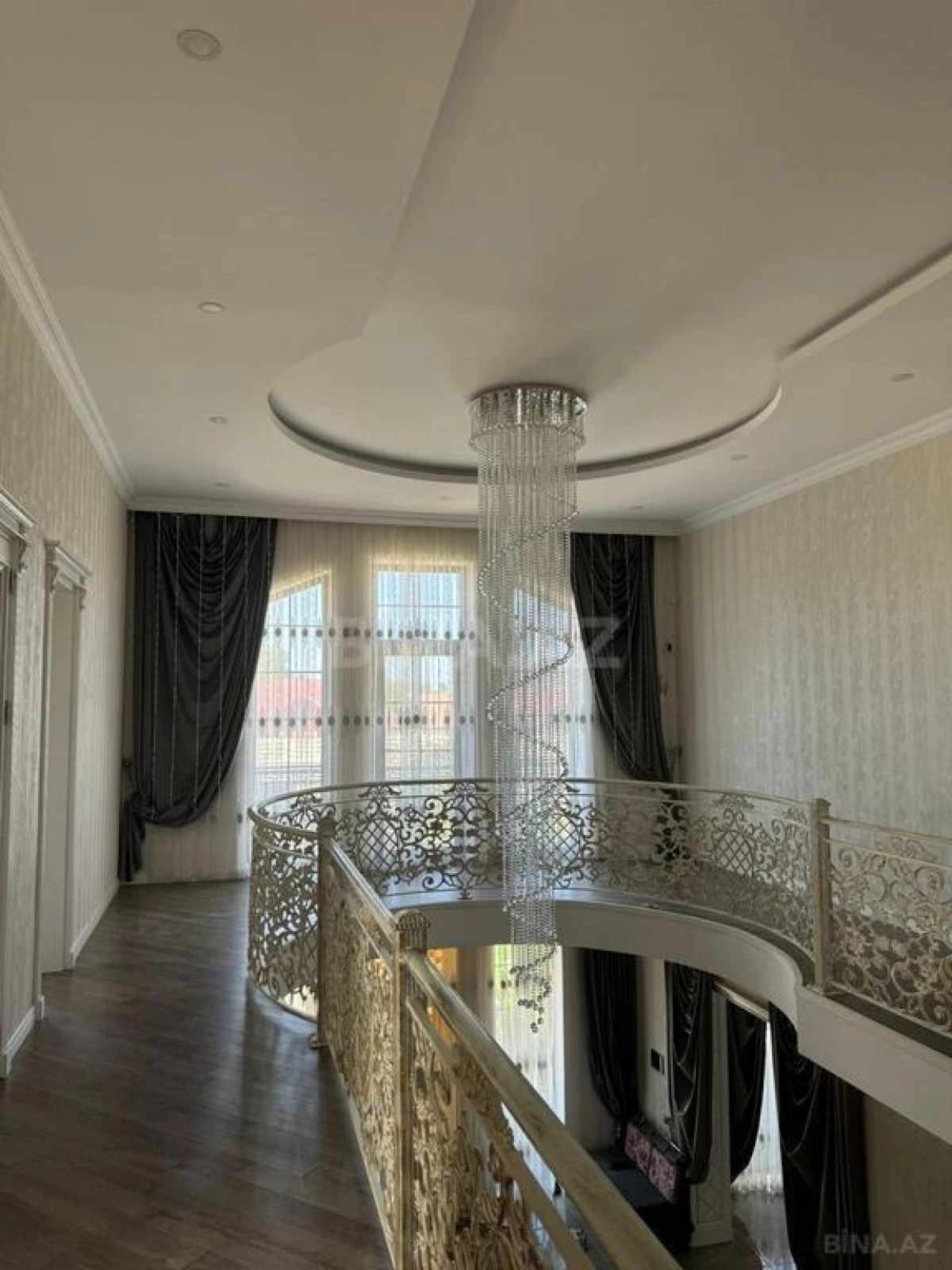 Satılır 7 otaqlı həyət evi 500 m²