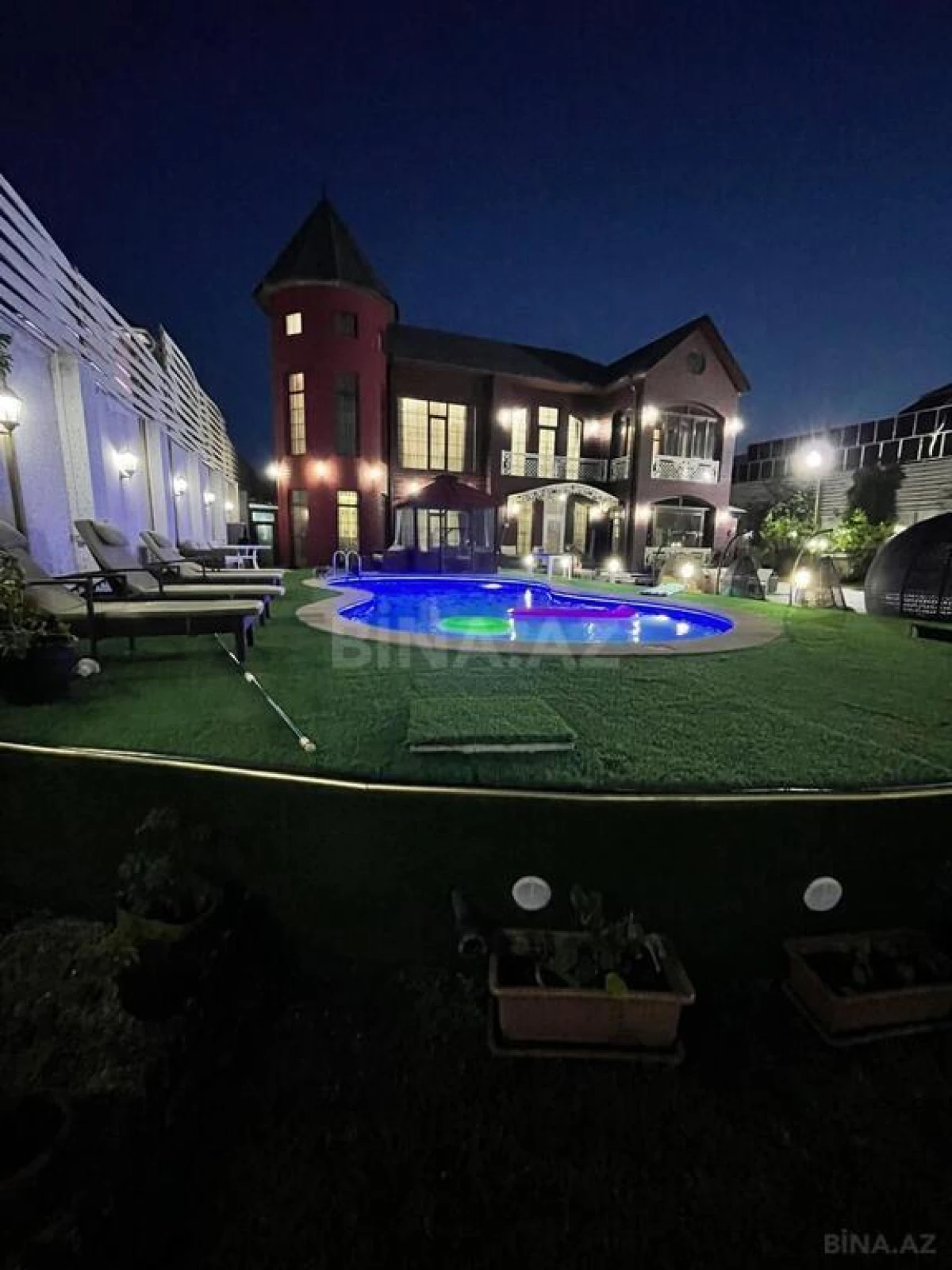 Satılır 7 otaqlı həyət evi 500 m²