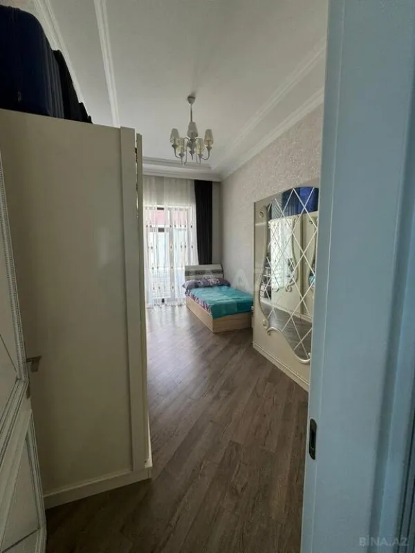 Satılır 7 otaqlı həyət evi 500 m²