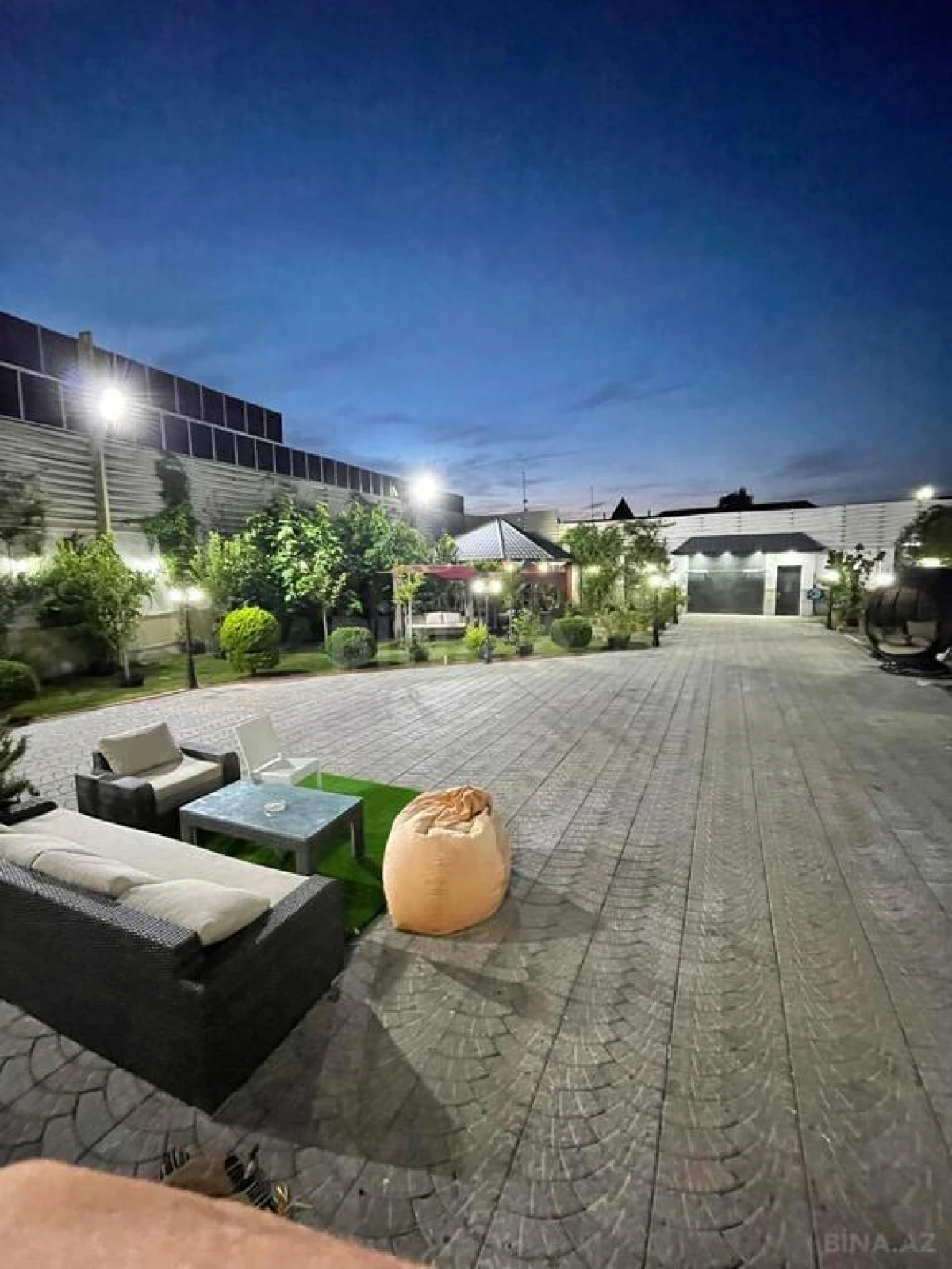 Satılır 7 otaqlı həyət evi 500 m²