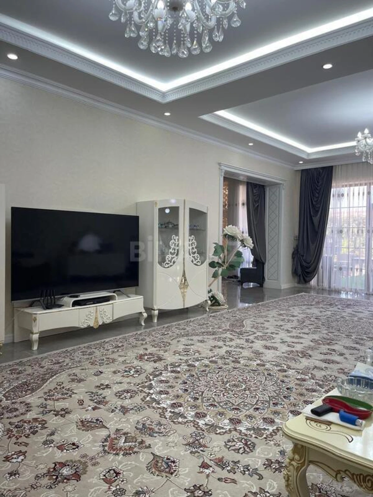 Satılır 7 otaqlı həyət evi 500 m²