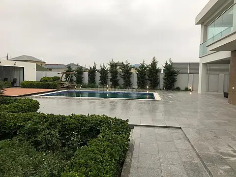 Kirayə verilir 5 otaqlı həyət evi 260 m²